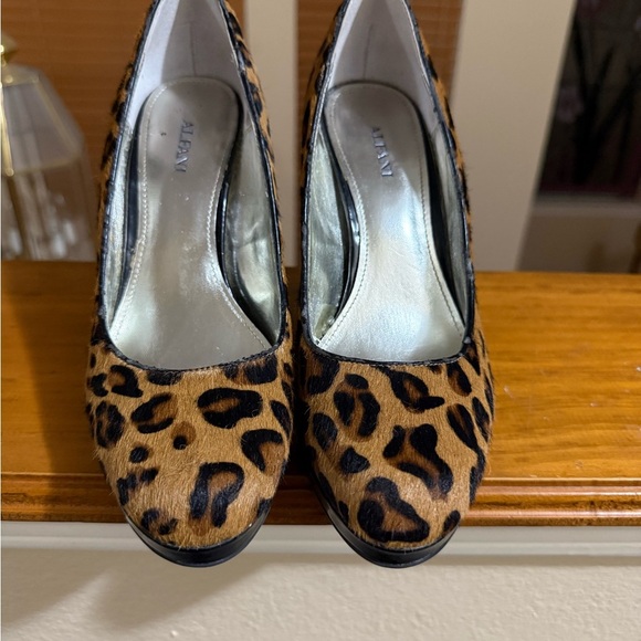 Alfani cheetah heels - Picture 2 of 14